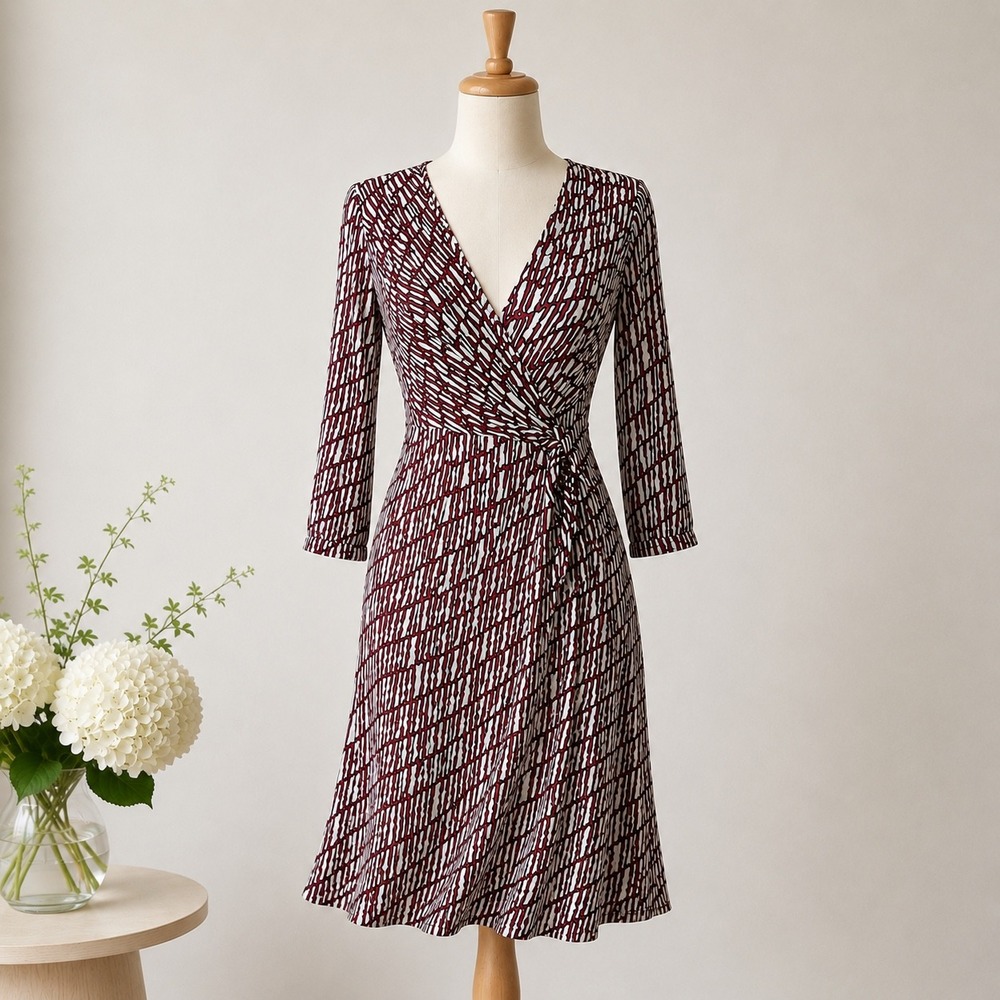 Laundry by Shelli Segal Faux Wrap Dress 10‎ Burgundy White Abstract Ruched Midi